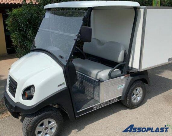 Cassa Mobile Isotermica Installata su Golf Car, Lago di Garda | ASSOPLAST